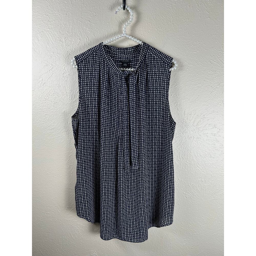 Ann Taylor Sleeveless Blouse Size Large Business Casual Preppy Chic Shirt